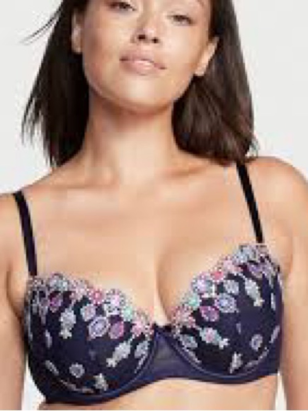 Victoria’s Secret Dream Angels
Navy Embroidery Bra 36DD NWOT